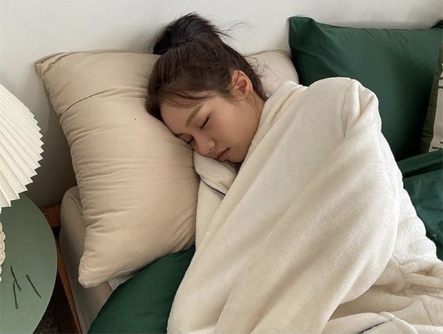 Mùng 4 Tết, nhiều phụ nữ thấy mình “già đi” rõ rệt: Vì sao?- Ảnh 3.