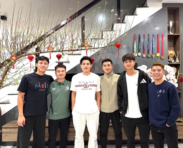 Đình Bắc khoe visual sáng bừng, gây sốt khi về quê đón Tết muộn- Ảnh 2.