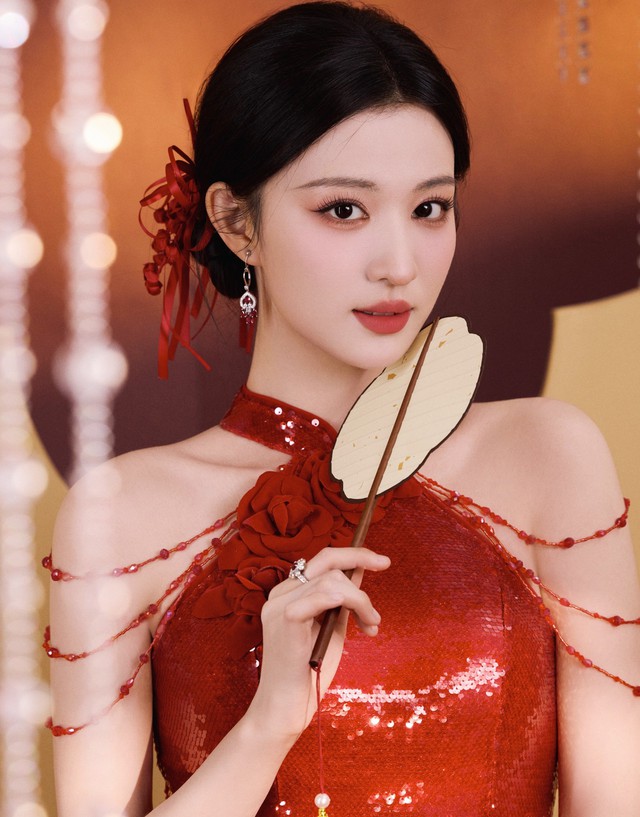 Mỹ nhân đổi đời trên sóng đài quốc gia: Visual thoát tục, đẹp đến mức xuất hiện 20 giây tăng 70 nghìn người theo dõi - Ảnh 7.