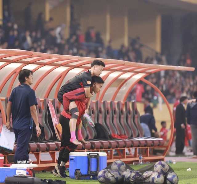 Thông tin mới nhất về tình hình chấn thương của tiền vệ Thái Sơn U23 Việt Nam- Ảnh 1. Thông tin mới nhất về tình hình chấn thương của tiền vệ Thái Sơn U23 Việt Nam- Ảnh 1.