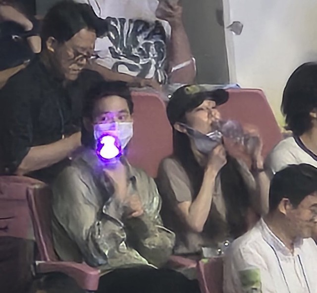 Phát điên lên được: Thiếu gia đẹp nhất nước âu yếm mỹ nhân đẹp vô song trước hàng vạn người- Ảnh 4.