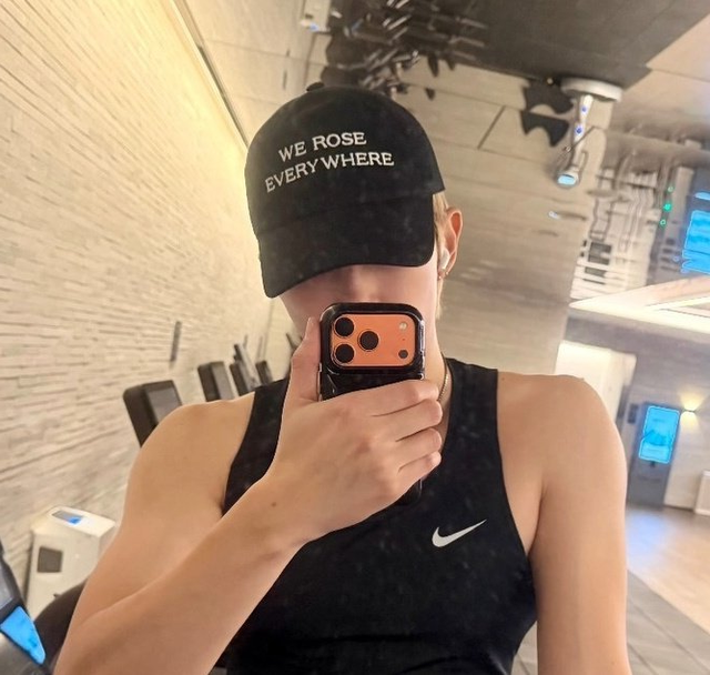 Rosé bị trưởng nhóm BTS công khai "cà khịa" vì trắng tay ở Grammy?- Ảnh 2.