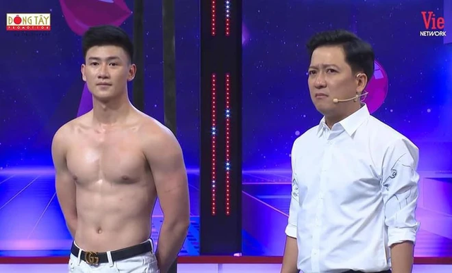 Người đàn ông được tìm kiếm nhiều nhất trong fan concert Hòa Minzy- Ảnh 4. Người đàn ông được tìm kiếm nhiều nhất trong fan concert Hòa Minzy- Ảnh 4.