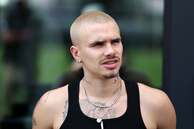 Hết đường cứu vãn: Romeo Beckham tuyên chiến" với chị dâu Nicola Peltz: Cú "like" vạch trần bộ mặt thật của drama gia tộc- Ảnh 1.