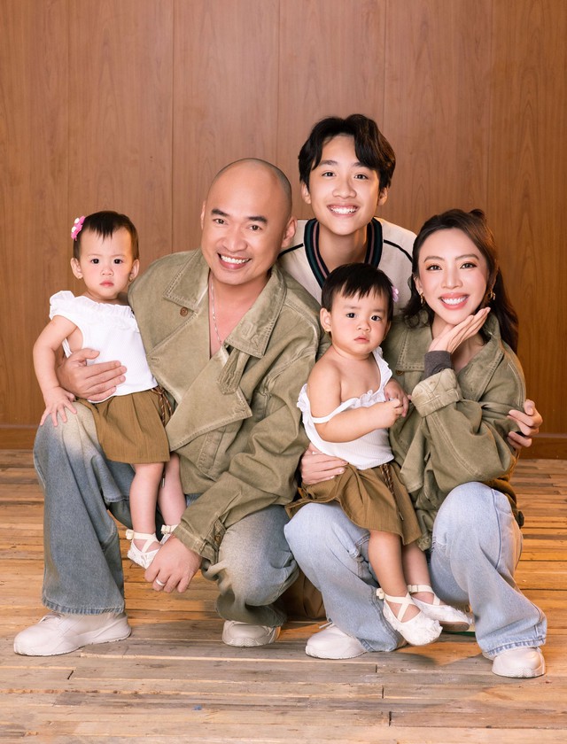 Thu Trang - Tiến Luật công khai cặp song sinh dịp năm mới?- Ảnh 2. Thu Trang - Tiến Luật công khai cặp song sinh dịp năm mới?- Ảnh 2.