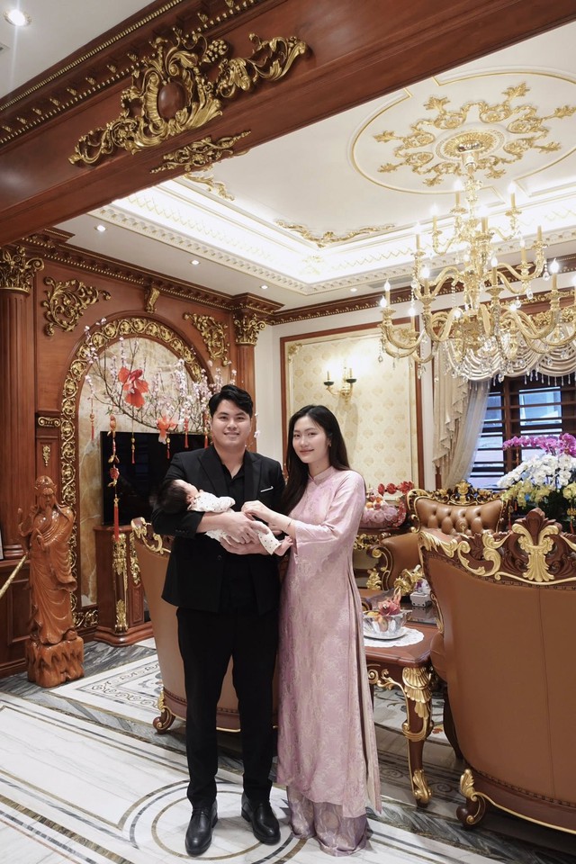 Hoa khôi bóng chuyền Việt Hương khoe nhan sắc “gái một con” xinh đẹp trong biệt thự lộng lẫy nhà chồng "trâm anh thế phiệt"- Ảnh 1. Hoa khôi bóng chuyền Việt Hương khoe nhan sắc “gái một con” xinh đẹp trong biệt thự lộng lẫy nhà chồng "trâm anh thế phiệt"- Ảnh 1.