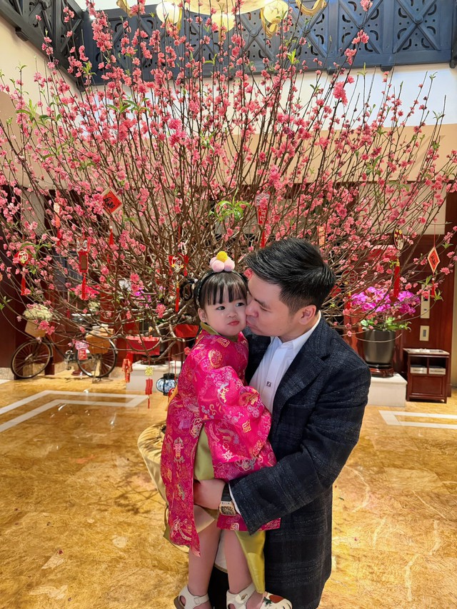 Ái nữ Đỗ Mỹ Linh đúng chất tiểu thư "sinh ra ở vạch đích", check-in đáng yêu trước biệt thự trăm tỷ nhà bầu Hiển - Ảnh 3.