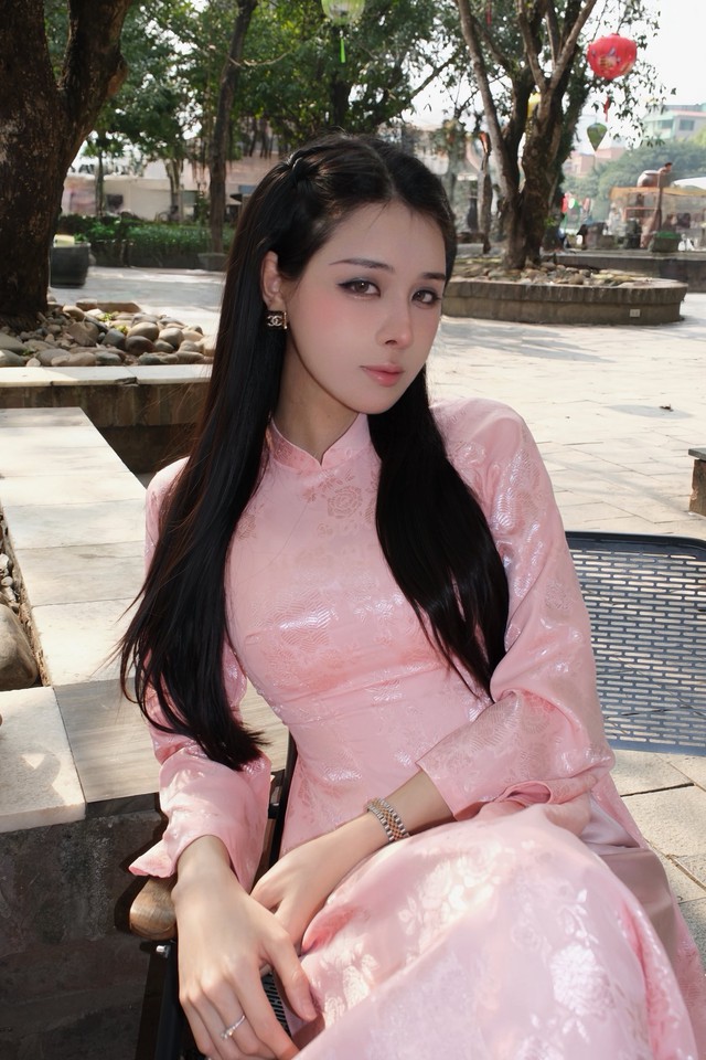 Bạn gái sexy của Văn Thanh ẩn ý một chuyện - Ảnh 2.