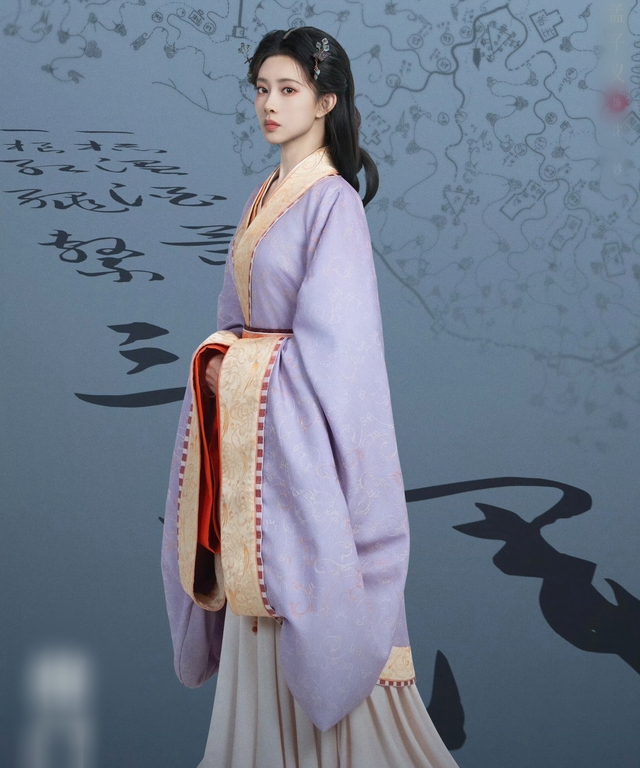 Phim cổ trang là trò hề nực cười nhất mùng 4 Tết: Cặp chính già chát cả đôi, đá bay nguyên tác ra "chuồng gà"- Ảnh 3.