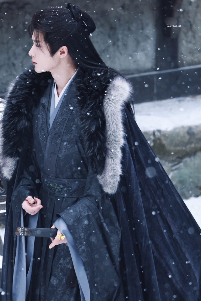 Vạn sự đều có giá chỉ visual này vô giá: Mặt như tranh vẽ còn diễn đỉnh, cao thêm 10cm thì có cả thế giới- Ảnh 7.