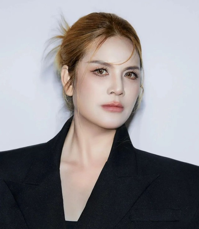 Biến căng mùng 6 Tết: Thu hồi giấy phép biểu diễn của nữ ca sĩ bị tẩy chay vì văng tục, vướng scandal nghiêm trọng- Ảnh 1.