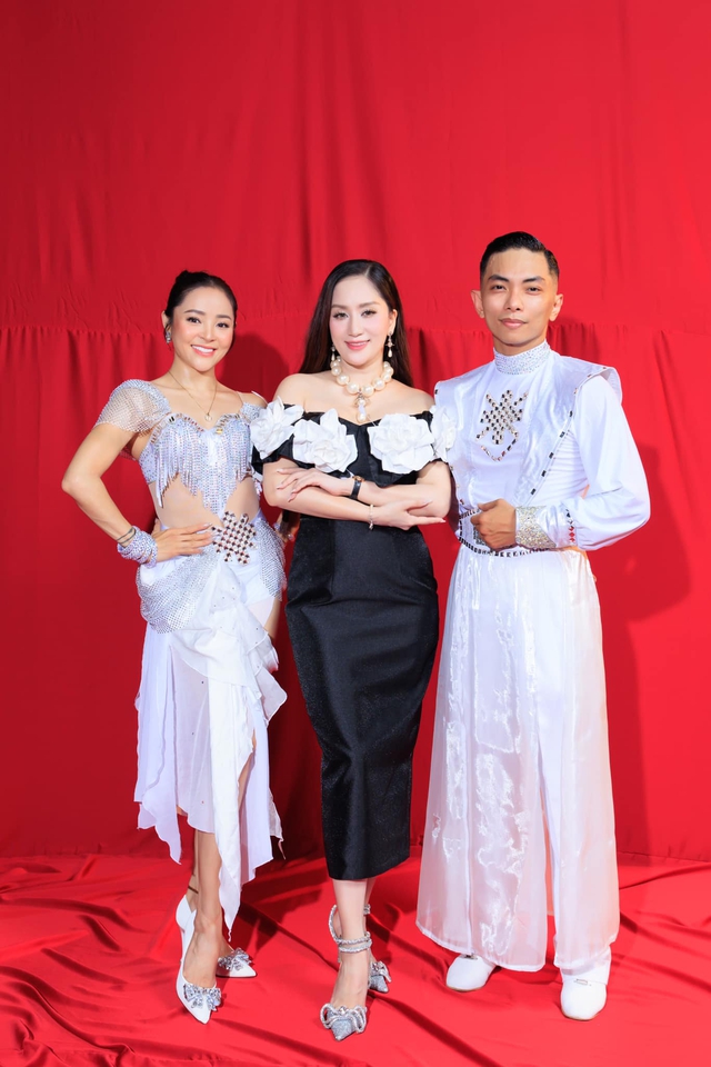 Vì sao Khánh Thi liên tục đổi bạn nhảy nữ cho Phan Hiển?- Ảnh 1.