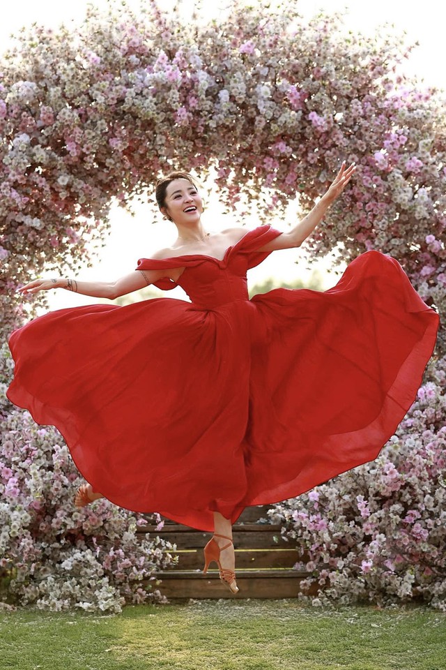 Ngắm nhan sắc rạng rỡ của kiện tướng Đặng Thu Hương - bạn nhảy cùng Phan Hiển giành 3 HCV SEA Games- Ảnh 4.