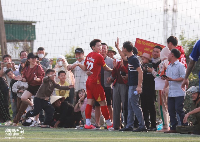 Đình Bắc: Ngôi sao chọn lấm lem bùn đất để được quê hương ôm trọn vào lòng- Ảnh 1.