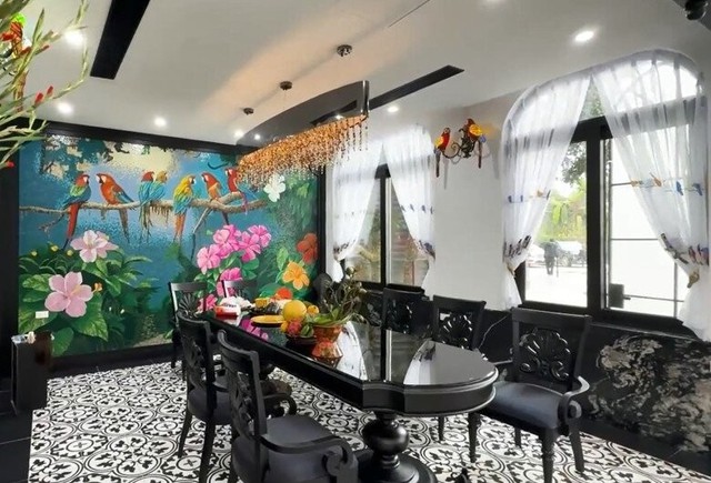 Nữ NSND trẻ nhất Việt Nam đón Tết rực rỡ trong biệt phủ 8000m²- Ảnh 11.