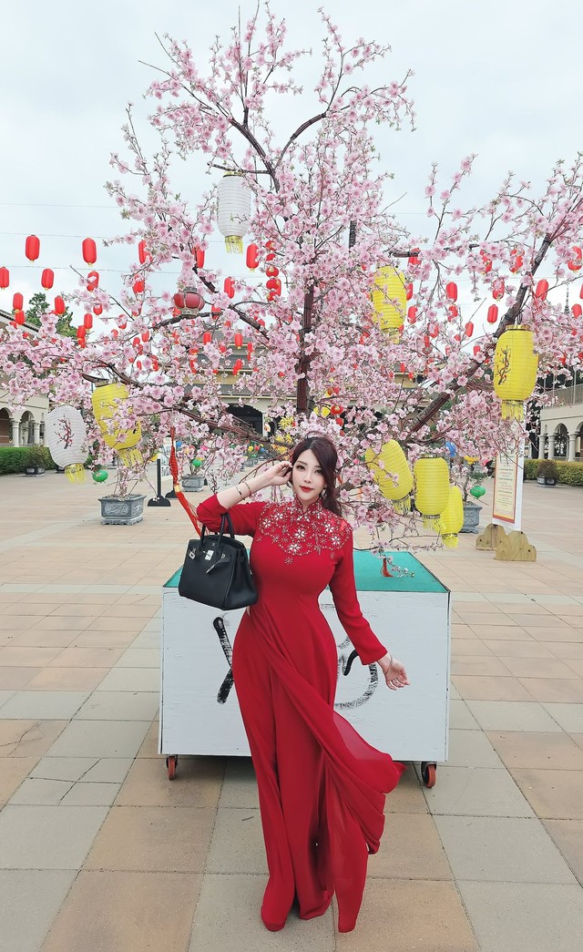 Nữ cosplayer người Việt tung ảnh đón tết, kín đáo nhưng đầy gợi cảm- Ảnh 1.