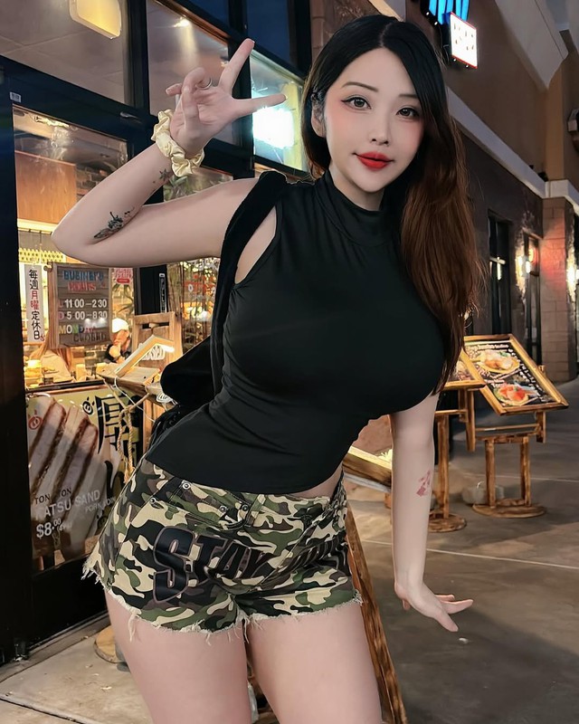 Nữ cosplayer người Việt tung ảnh đón tết, kín đáo nhưng đầy gợi cảm- Ảnh 6.