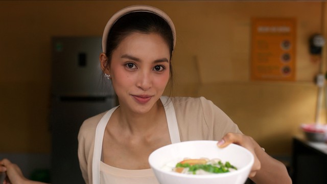 Hoa hậu được Trấn Thành săn đón nhất: Đóng 3 phim trăm tỷ cả 3, được báo Hàn tung hô là “nữ hoàng nhan sắc”- Ảnh 3. Hoa hậu được Trấn Thành săn đón nhất: Đóng 3 phim trăm tỷ cả 3, được báo Hàn tung hô là “nữ hoàng nhan sắc”- Ảnh 3.