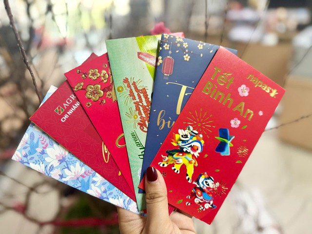 Mẹ bắt con nộp hơn 70 triệu đồng tiền lì xì, câu chuyện gây tranh cãi dữ dội trên mạng xã hội - Ảnh 1.