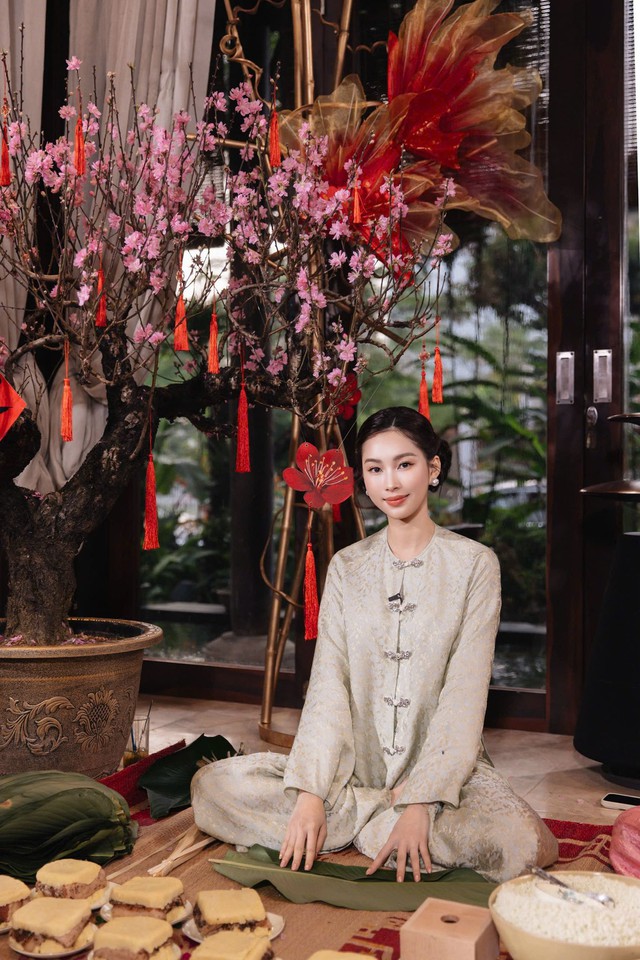 Đường đua áo bà ba sau mùa Tết tưng bừng của mỹ nhân Việt: Số 1 sắp thành dâu miền Tây luôn rồi!- Ảnh 6. Đường đua áo bà ba sau mùa Tết tưng bừng của mỹ nhân Việt: Số 1 sắp thành dâu miền Tây luôn rồi!- Ảnh 6.