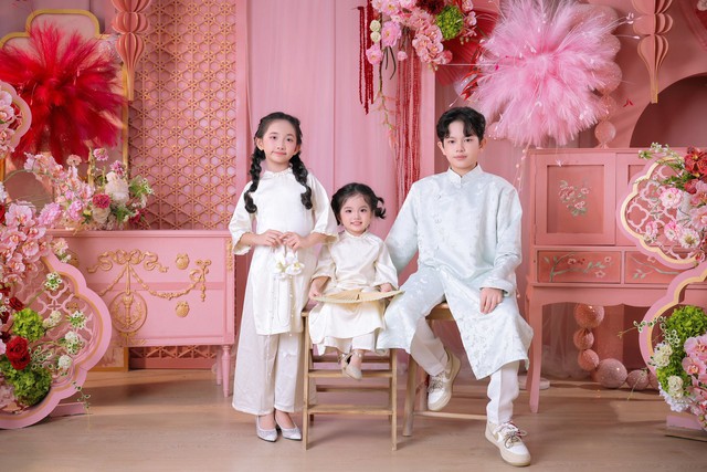 Đừng nhìn Lisa nhà Khánh Thi-Phan Hiển xinh yêu như búp bê mà nhầm, cô nhóc bị phạt vì bắt nạt anh trai đây này! - Ảnh 4.