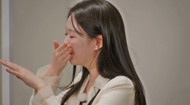 Cảnh tượng lạ cả dàn sao Running Man quỳ lạy khóc lóc thảm thiết trên sóng truyền hình- Ảnh 6.