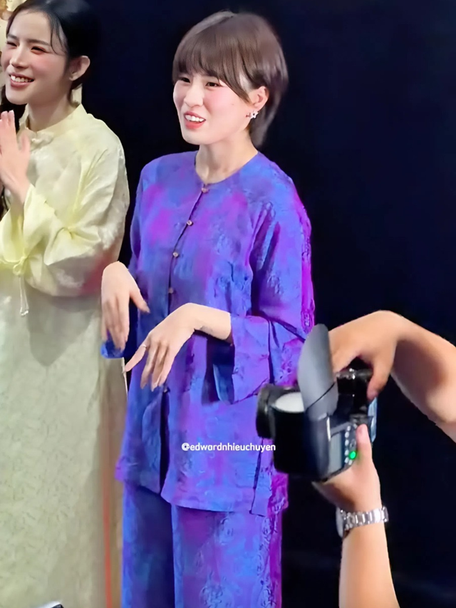 Đường đua áo bà ba sau mùa Tết tưng bừng của mỹ nhân Việt: Số 1 sắp thành dâu miền Tây luôn rồi!- Ảnh 3. Đường đua áo bà ba sau mùa Tết tưng bừng của mỹ nhân Việt: Số 1 sắp thành dâu miền Tây luôn rồi!- Ảnh 3.