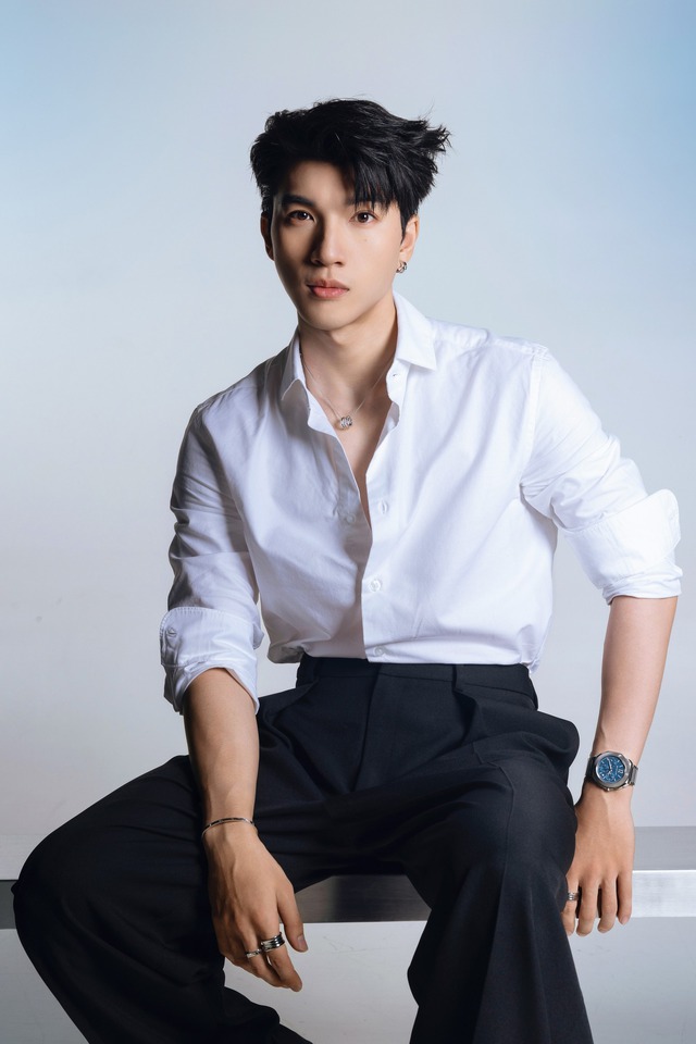 HIEUTHUHAI: “Em không có quá nhiều thiên phú về tài năng, ngay cả việc hát em cũng hát không hay” - Ảnh 1.