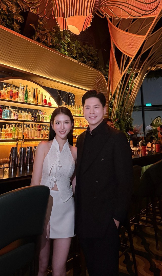 Tình cũ Trấn Thành U40 nhưng nhan sắc vẫn quá đỉnh, nhìn sang ông xã Việt kiều còn bất ngờ hơn- Ảnh 2. Tình cũ Trấn Thành U40 nhưng nhan sắc vẫn quá đỉnh, nhìn sang ông xã Việt kiều còn bất ngờ hơn- Ảnh 2.