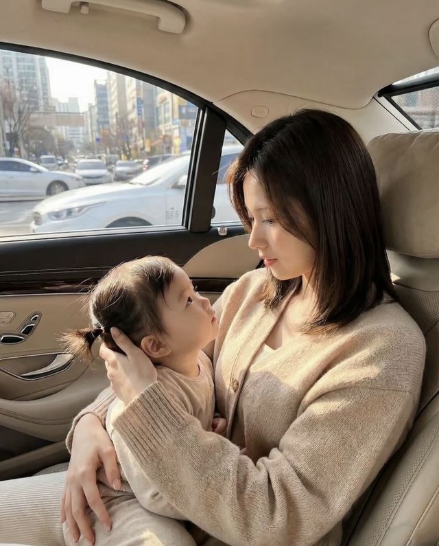 Mẹ đi làm sau Tết: Làm tốt 5 điều này để tránh "cảm giác tội lỗi vì xa con" - Ảnh 2.