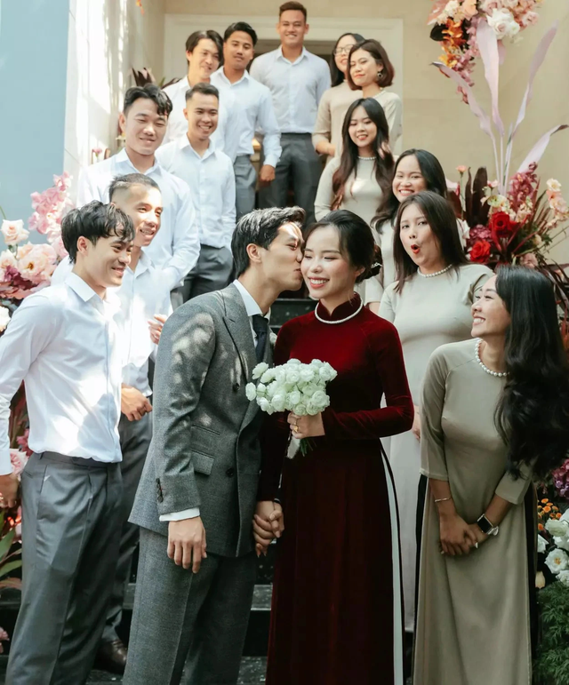 Vì sao Viên Minh - vợ Công Phượng ít về quê chồng nhưng mỗi lần về đều gây sốt cả cõi mạng - Ảnh 6.