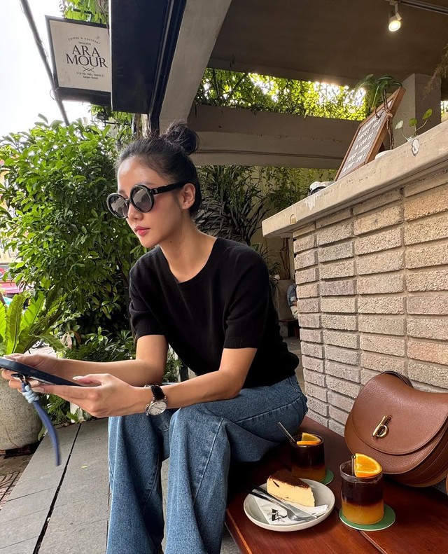 Cô gái hot nhất Thỏ Ơi!!: Thoại câu nào cũng chấn động, mặc đẹp cả trong phim lẫn ngoài đời- Ảnh 16.