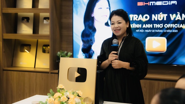 “Nữ hoàng nhạc đỏ” có học vị Tiến sĩ, làm mẹ đơn thân nuôi 4 con, luôn nghĩ sẽ cô đơn suốt đời - Ảnh 6.