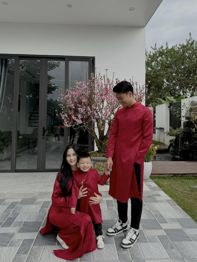 Vợ Thành Chung sắm 6 chỉ vàng cho con trai ngày vía Thần Tài, mới 3 tuổi bé Leo đã có của để dành - Ảnh 4.