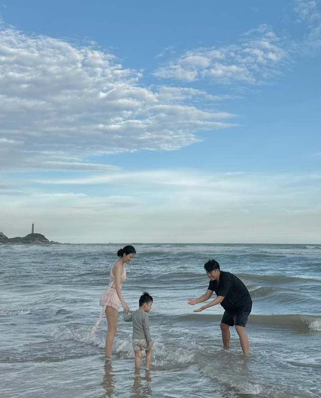 Vợ Thành Chung sắm 6 chỉ vàng cho con trai ngày vía Thần Tài, mới 3 tuổi bé Leo đã có của để dành - Ảnh 3.