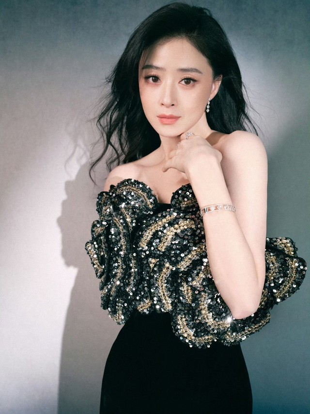 Bí quyết trẻ mãi không già của 5 mỹ nhân Hoa ngữ: Đừng sợ tăng cân, hãy sợ đánh mất thần thái - Ảnh 4.