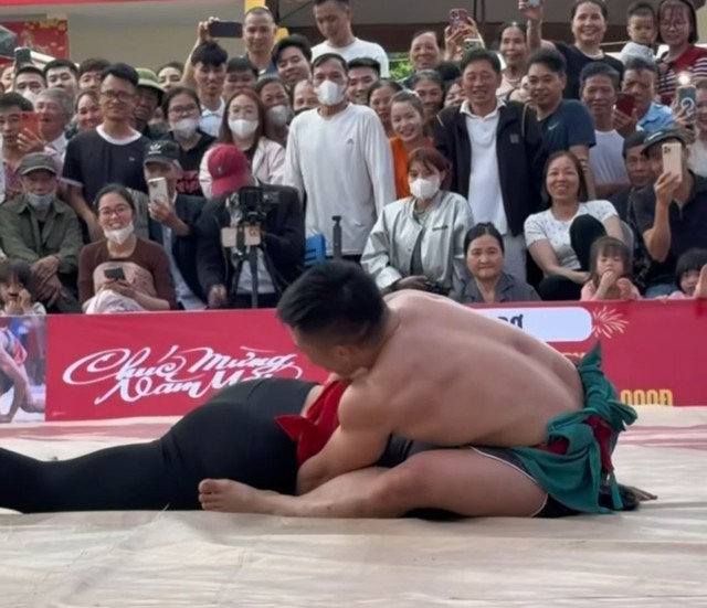 Bóng hồng sới vật Anh Thơ lại trở thành "hot search", cận cảnh khoảnh khắc thi đấu gây "bão mạng" - Ảnh 7.