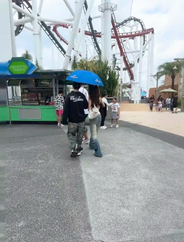 Chấn động: Huỳnh Hiểu Minh hẹn hò tình mới trẻ đẹp, có so được với Angelababy?- Ảnh 1.