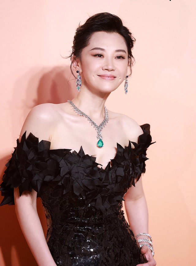 Bí quyết trẻ mãi không già của 5 mỹ nhân Hoa ngữ: Đừng sợ tăng cân, hãy sợ đánh mất thần thái - Ảnh 5.