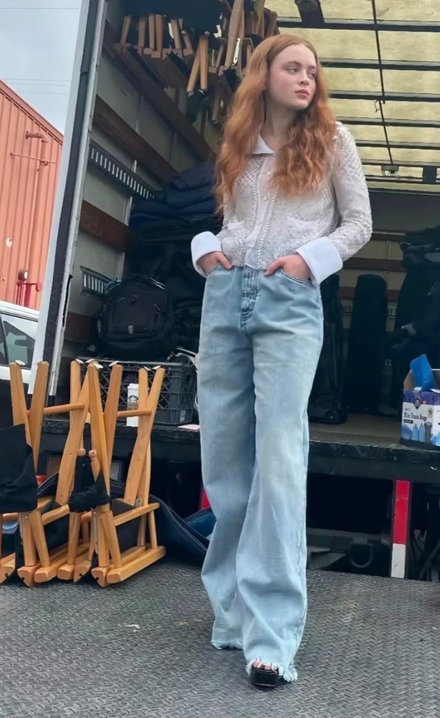 Cô gái dậy thì thành công nhất Hollywood: Trời sinh tóc đỏ mắt xanh, visual quá đỉnh cả thế giới không ai làm lại- Ảnh 14. Cô gái dậy thì thành công nhất Hollywood: Trời sinh tóc đỏ mắt xanh, visual quá đỉnh cả thế giới không ai làm lại- Ảnh 14.