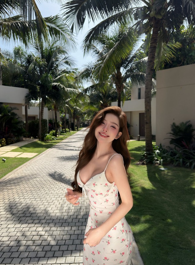 Nằm vùng trang cá nhân của nữ thần Gen Z, game thủ ngẩn ngơ mê đắm nhan sắc, vẻ đẹp vượt cả công nghệ AI- Ảnh 1. Nằm vùng trang cá nhân của nữ thần Gen Z, game thủ ngẩn ngơ mê đắm nhan sắc, vẻ đẹp vượt cả công nghệ AI- Ảnh 1.