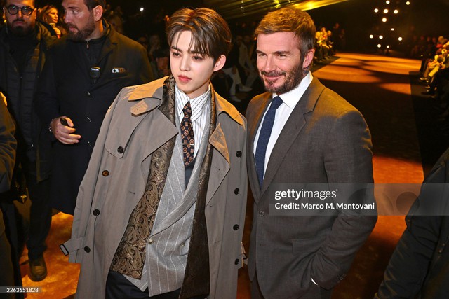 Nam thần không tuổi Việt Nam khiến cõi mạng dậy sóng khi đọ độ bảnh cùng David Beckham tại Milan Fashion Week- Ảnh 4.