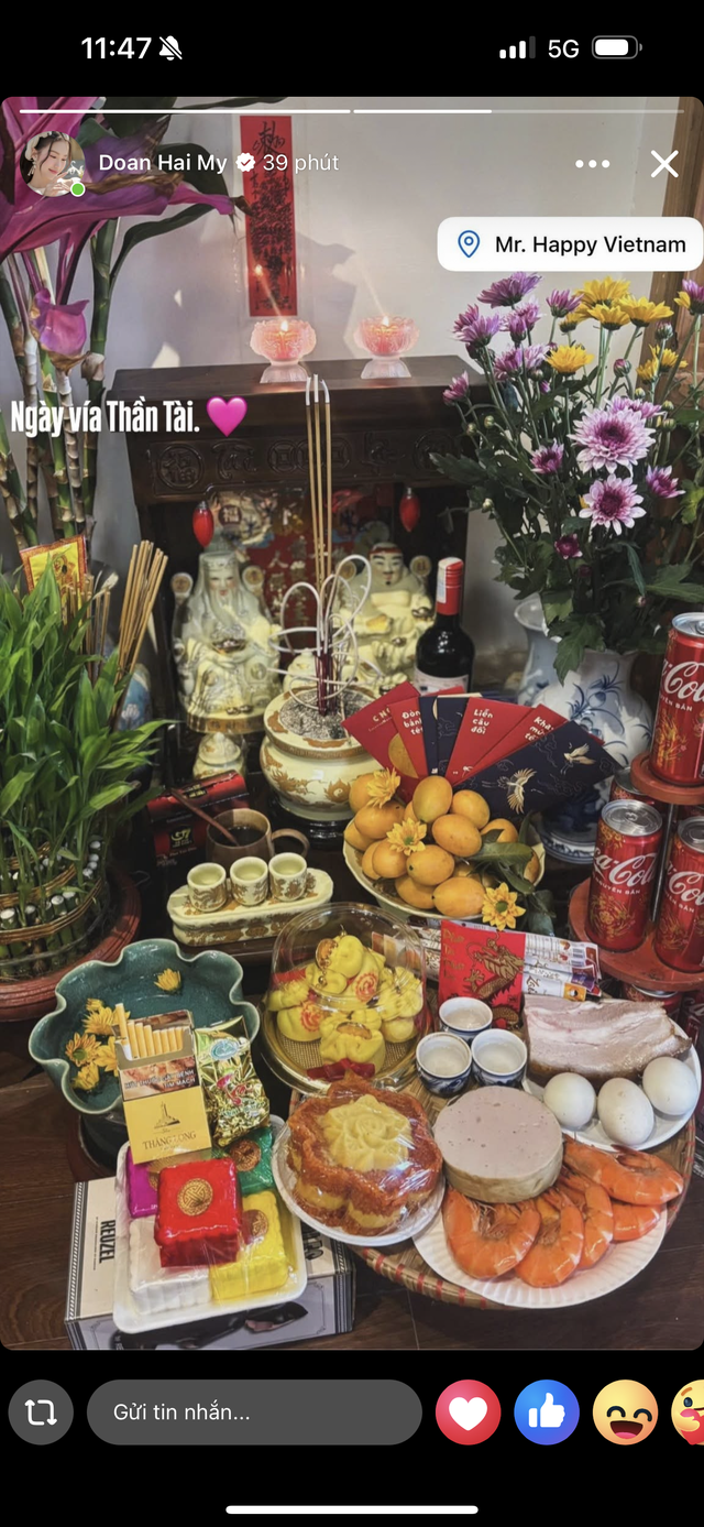 Doãn Hải My và vợ Bùi Tiến Dũng khoe mâm cúng ngày vía Thần Tài: Mong cầu tấn tài tấn lộc!- Ảnh 1.
