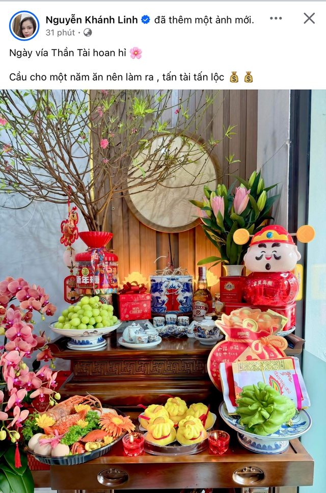 Doãn Hải My và vợ Bùi Tiến Dũng khoe mâm cúng ngày vía Thần Tài: Mong cầu tấn tài tấn lộc!- Ảnh 2.