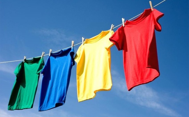 6 cách "giải cứu" quần áo mùa nồm: Không ẩm ướt, sạch mùi hôi, người thông minh đều áp dụng  - Ảnh 1.