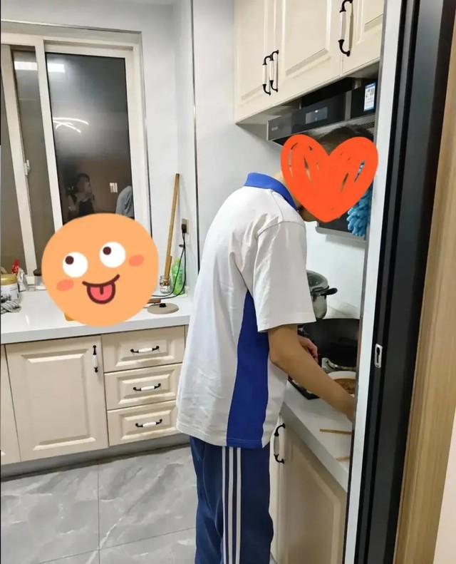 Tuổi 40 làm mẹ lần hai và nỗi trăn trở với con gái lớn: "Hãy chắc chắn rằng cả nhà đã sẵn sàng" - Ảnh 1.