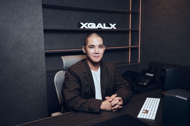 "Anh sếp showbiz" vừa bị cảnh sát bắt khẩn cấp, nay lộ thêm quá khứ "tác động vật lý" nhân viên- Ảnh 1.