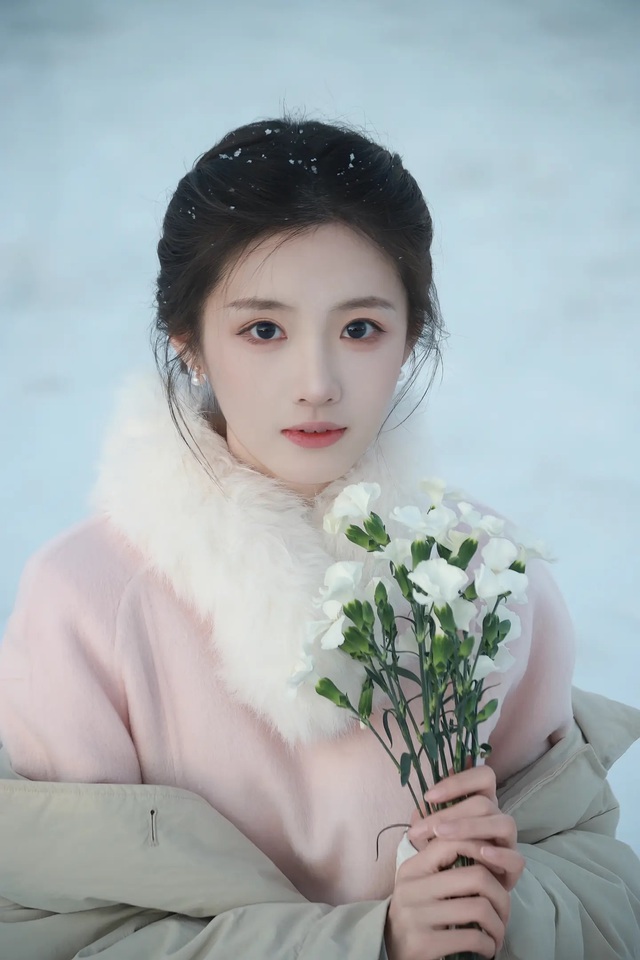 Ngắm dung mạo này sẽ hiểu vì sao "chúng sinh không bình đẳng":Nhan sắc sinh ra ở vạch đích, lấy hết tinh hoa trên đời- Ảnh 12.