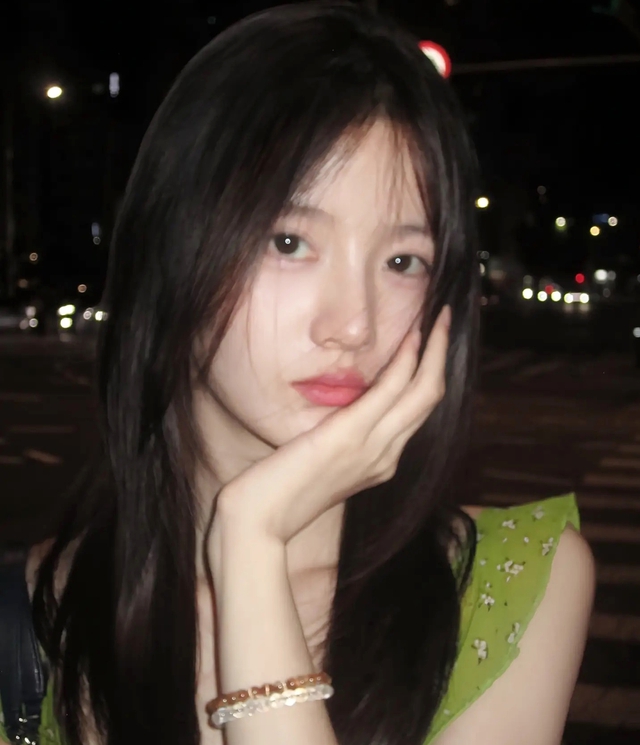 Ngắm dung mạo này sẽ hiểu vì sao "chúng sinh không bình đẳng":Nhan sắc sinh ra ở vạch đích, lấy hết tinh hoa trên đời- Ảnh 13.