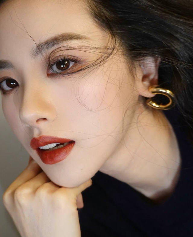 Soi gương đoán ngay "thời điểm vàng" phát tài: Nét tướng nào trên khuôn mặt tiết lộ bạn sắp giàu to?- Ảnh 2.